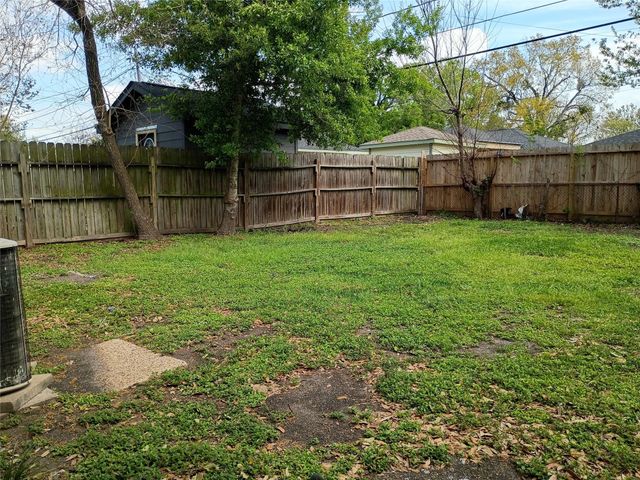 811 Loper Street, Houston, TX 77017