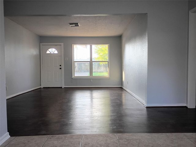 811 Loper Street, Houston, TX 77017