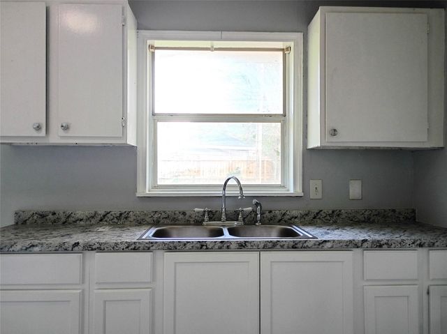 811 Loper Street, Houston, TX 77017