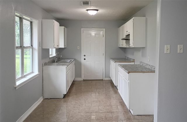 811 Loper Street, Houston, TX 77017