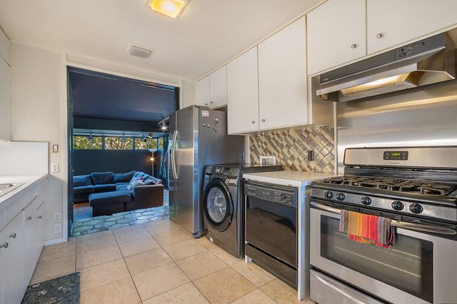 6237 Calmont Avenue, Fort Worth, TX 76116