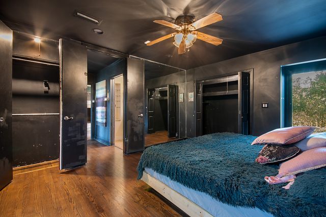 6237 Calmont Avenue, Fort Worth, TX 76116