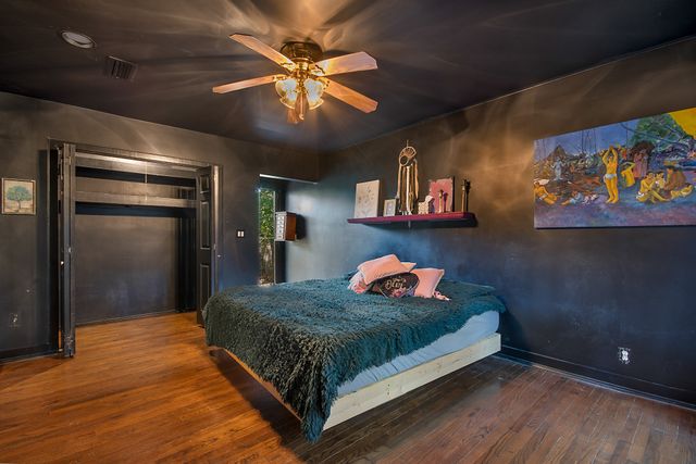 6237 Calmont Avenue, Fort Worth, TX 76116