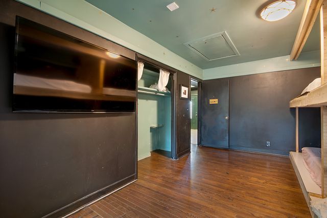 6237 Calmont Avenue, Fort Worth, TX 76116