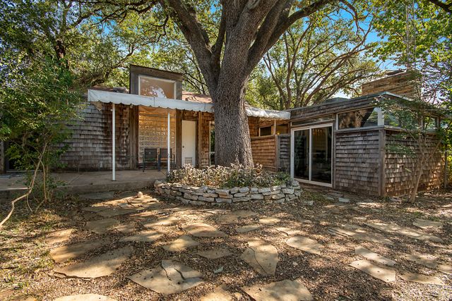 6237 Calmont Avenue, Fort Worth, TX 76116