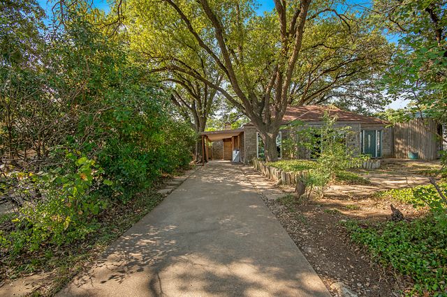 6237 Calmont Avenue, Fort Worth, TX 76116