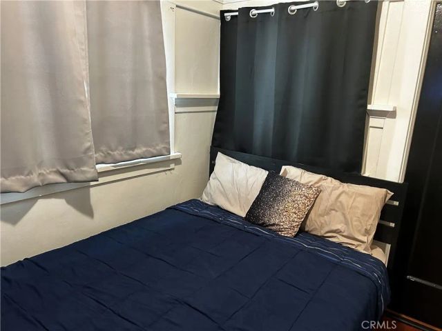 4727 Oakwood Avenue, Los Angeles, CA 90004