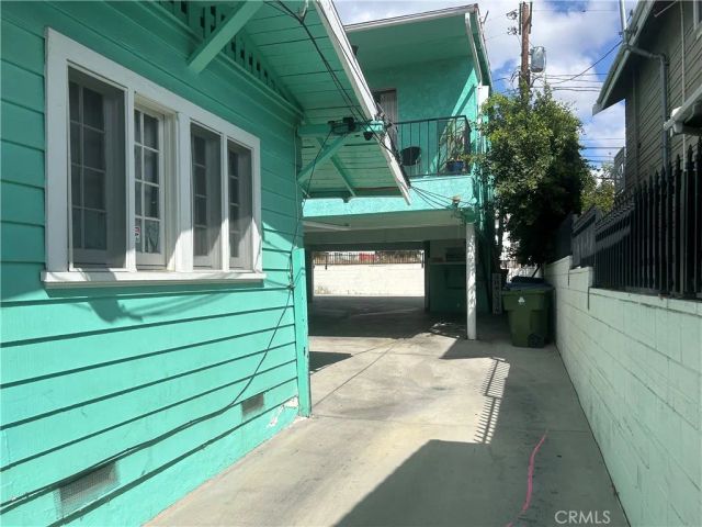 4727 Oakwood Avenue, Los Angeles, CA 90004