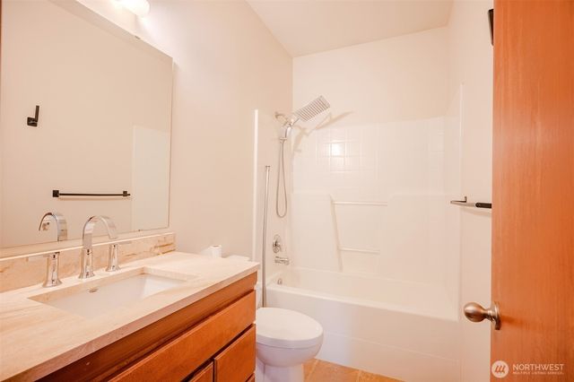 3906 68th Drive NE, Marysville, WA 98270