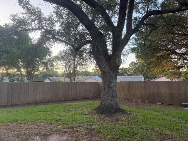 3815 Avenue R, Rosenberg, TX 77471