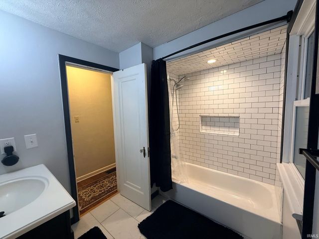 19553 Eaton Avenue, South Bend, IN 46637