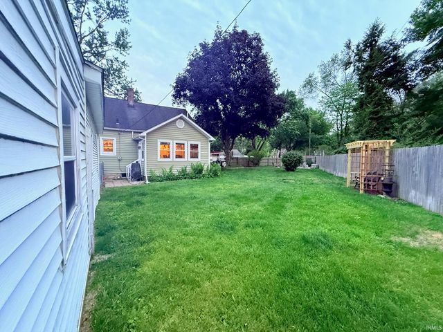 19553 Eaton Avenue, South Bend, IN 46637