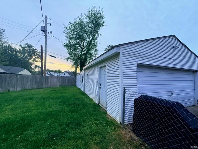 19553 Eaton Avenue, South Bend, IN 46637