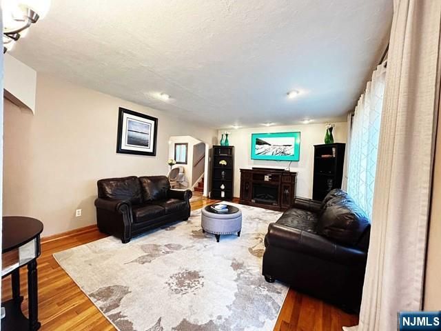 321 Maplewood Drive, Paramus, NJ 07652