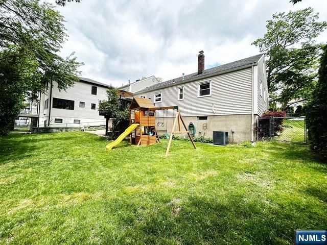 321 Maplewood Drive, Paramus, NJ 07652
