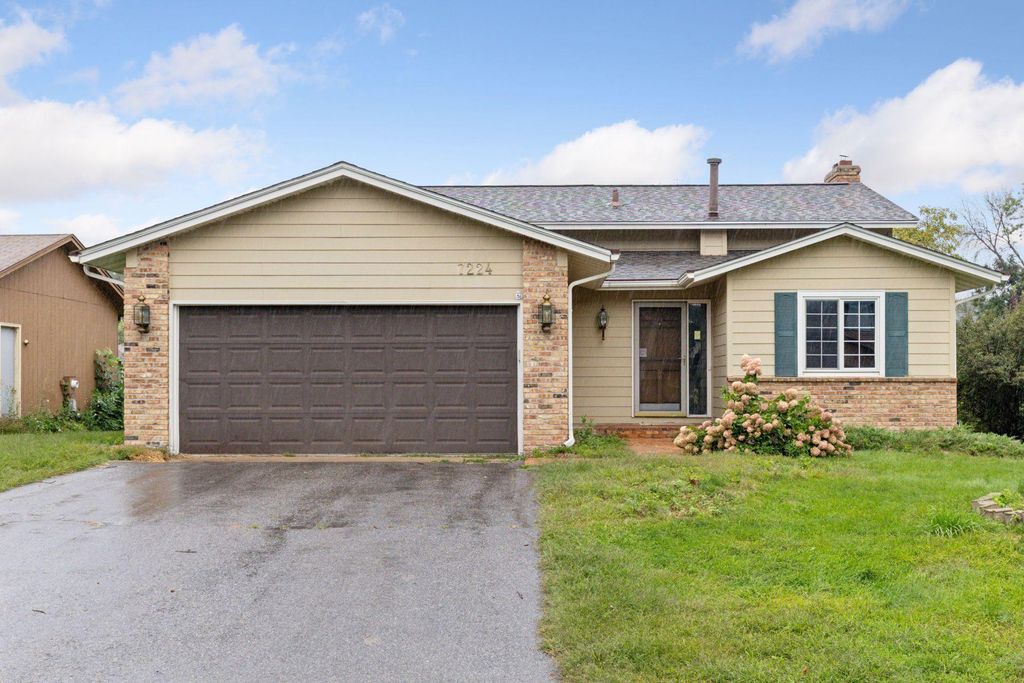 7224 79th Avenue N, Brooklyn Park, MN 55445