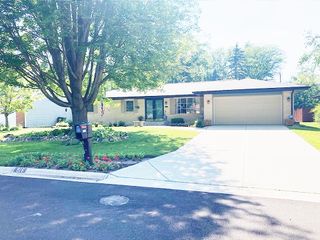 916 Saint Andrews Way, Rockford, IL 61107