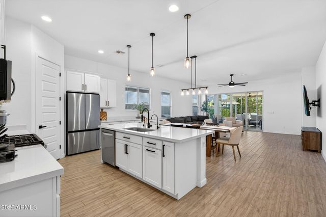 11303 E UTAH Avenue, Mesa, AZ 85212