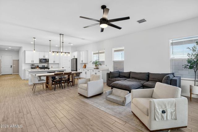 11303 E UTAH Avenue, Mesa, AZ 85212