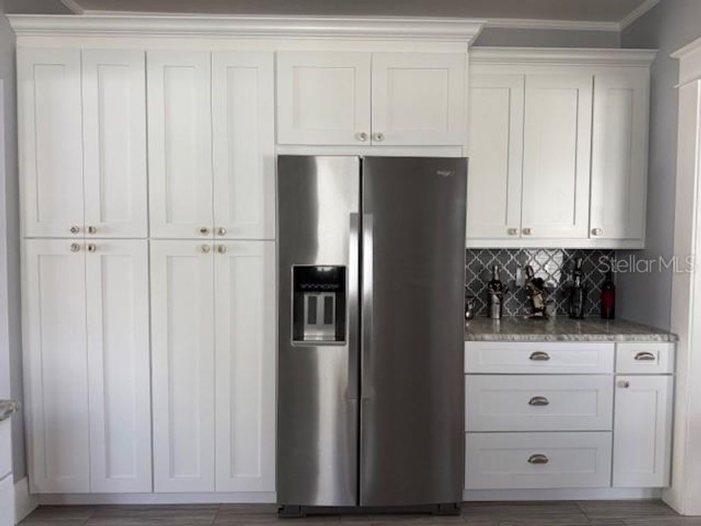 Image 15 of property listing at 121 W NORTH STREET, Tampa, FL 33604