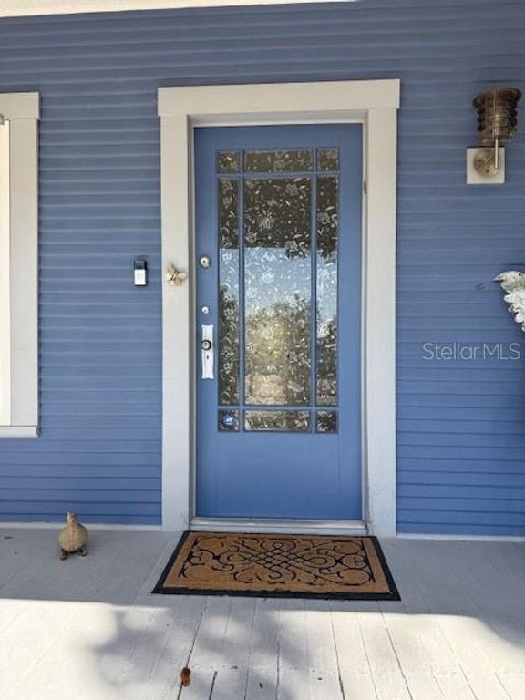 Image 3 of property listing at 121 W NORTH STREET, Tampa, FL 33604