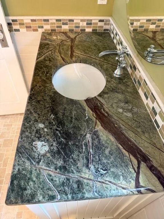 Image 29 of property listing at 121 W NORTH STREET, Tampa, FL 33604