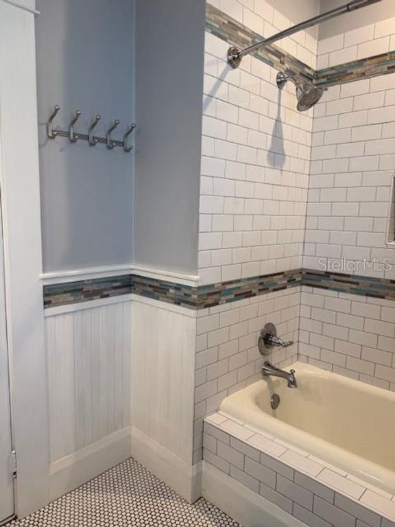 Image 43 of property listing at 121 W NORTH STREET, Tampa, FL 33604