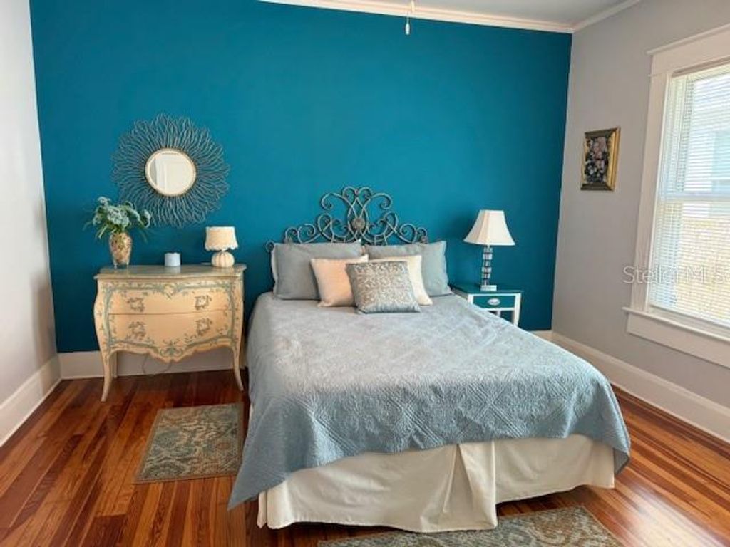 Image 50 of property listing at 121 W NORTH STREET, Tampa, FL 33604