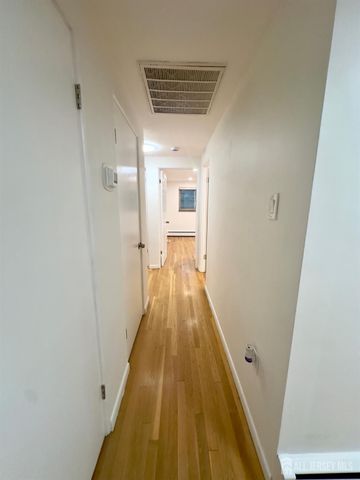 1 High Acres Drive, Ewing, NJ 08628