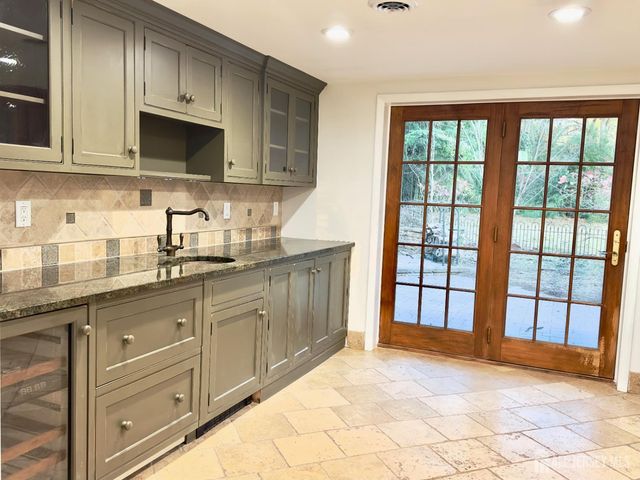 1 High Acres Drive, Ewing, NJ 08628