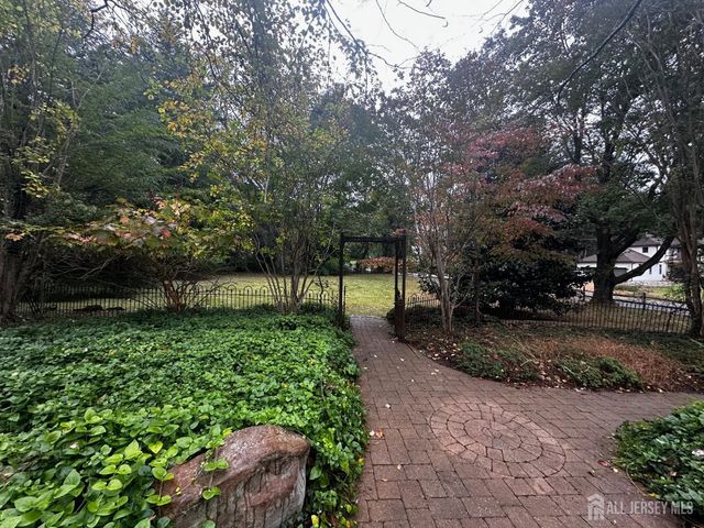 1 High Acres Drive, Ewing, NJ 08628