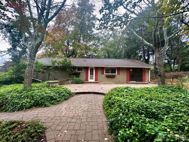 1 High Acres Drive, Ewing, NJ 08628