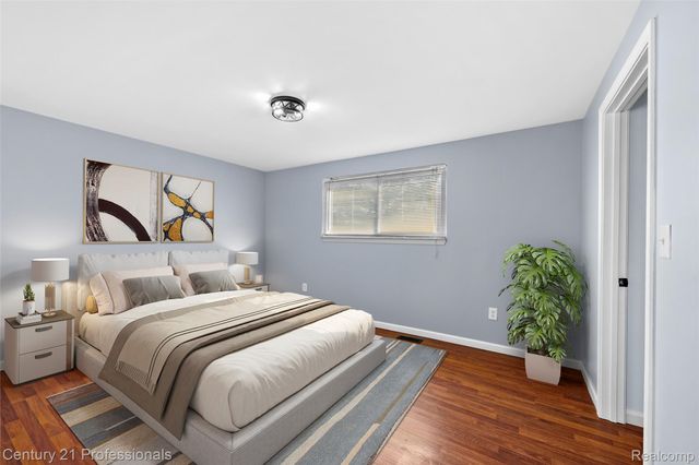 1580 Crimson Drive, Troy, MI 48083