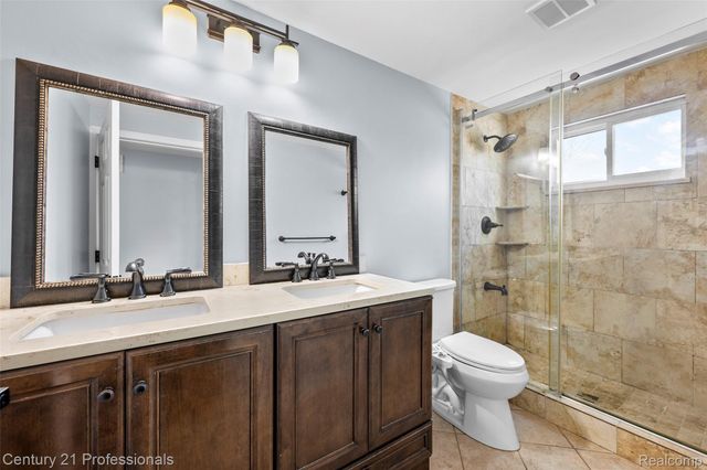 1580 Crimson Drive, Troy, MI 48083