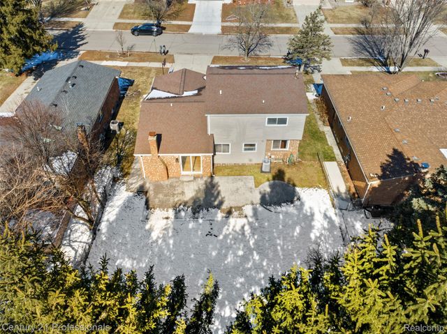 1580 Crimson Drive, Troy, MI 48083