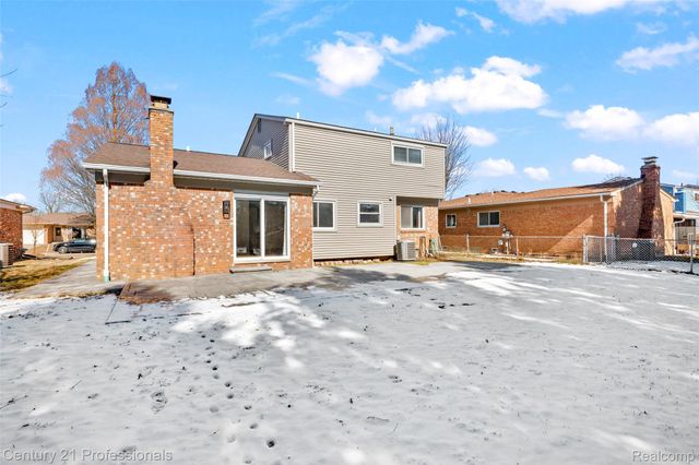 1580 Crimson Drive, Troy, MI 48083