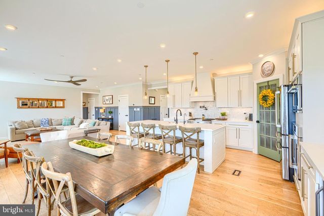 2553 HANOVER PIKE, Hampstead, MD 21074