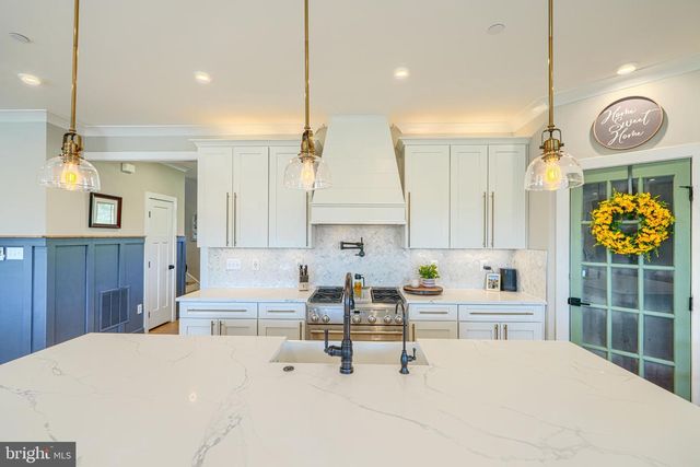 2553 HANOVER PIKE, Hampstead, MD 21074