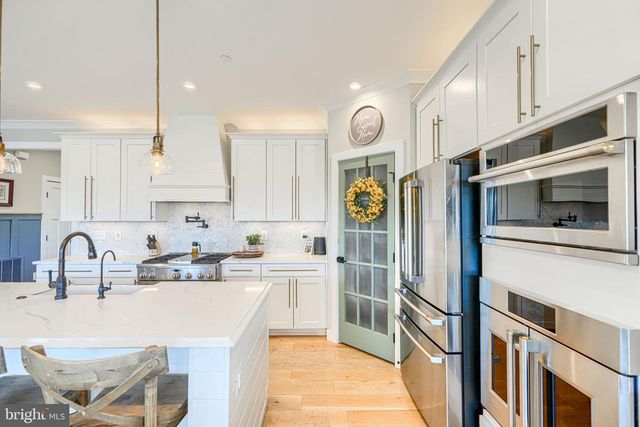 2553 HANOVER PIKE, Hampstead, MD 21074