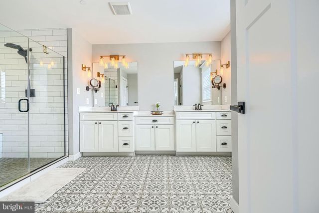 2553 HANOVER PIKE, Hampstead, MD 21074