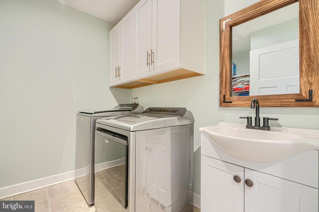 2553 HANOVER PIKE, Hampstead, MD 21074