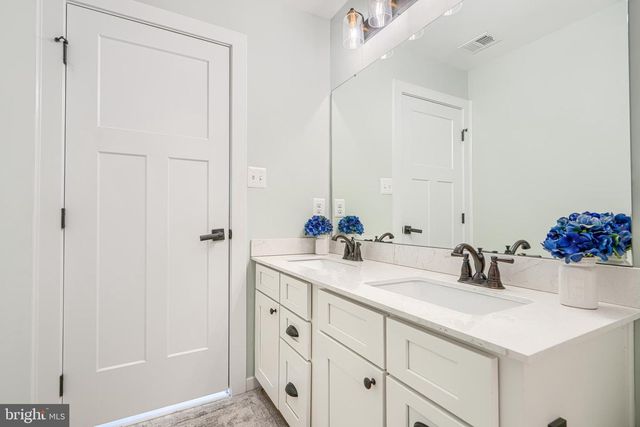 2553 HANOVER PIKE, Hampstead, MD 21074