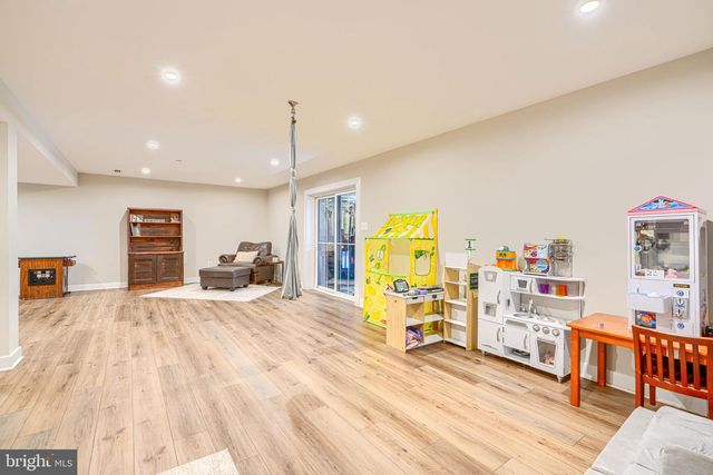 2553 HANOVER PIKE, Hampstead, MD 21074