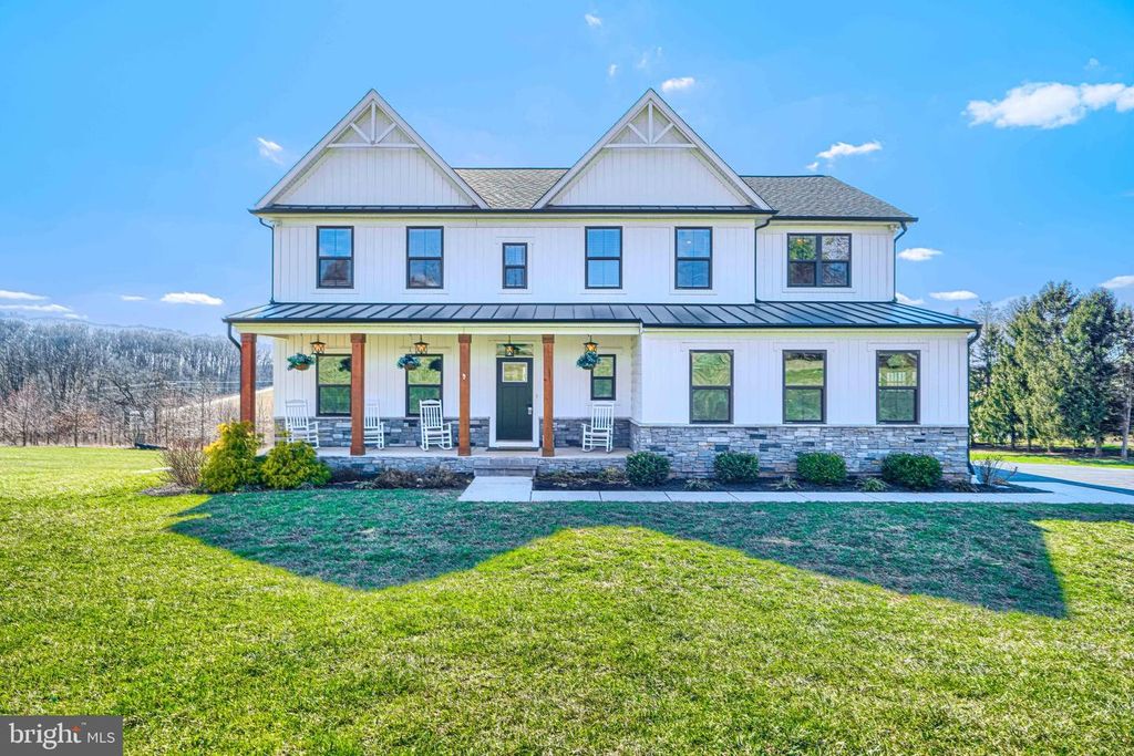 2553 HANOVER PIKE, Hampstead, MD 21074