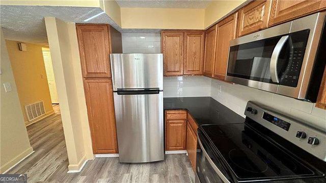 8560 Creekwood Way, Jonesboro, GA 30238