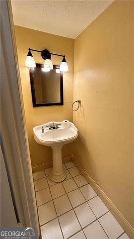 8560 Creekwood Way, Jonesboro, GA 30238