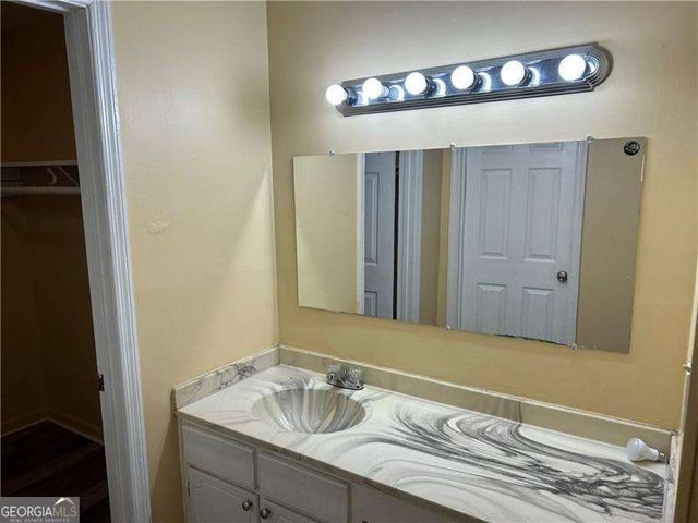 8560 Creekwood Way, Jonesboro, GA 30238