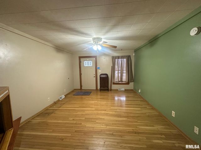 223 ELM Street, Kincaid, IL 62568