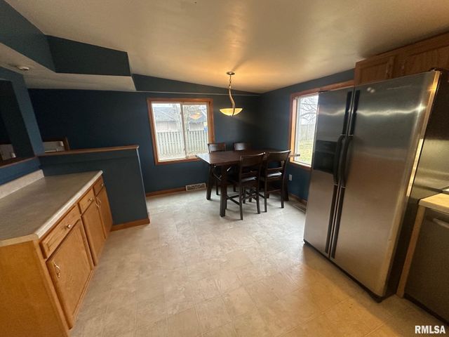 223 ELM Street, Kincaid, IL 62568