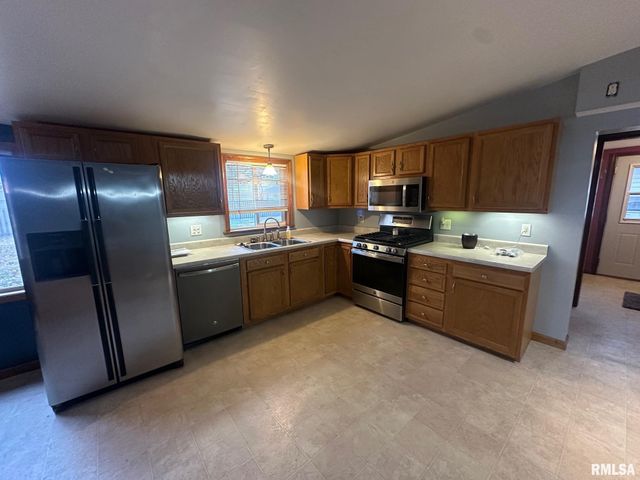 223 ELM Street, Kincaid, IL 62568